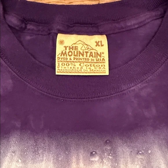 *NWT* The Mountain Purple Dolphin Short Sleeve Tee - Picture 2 of 3